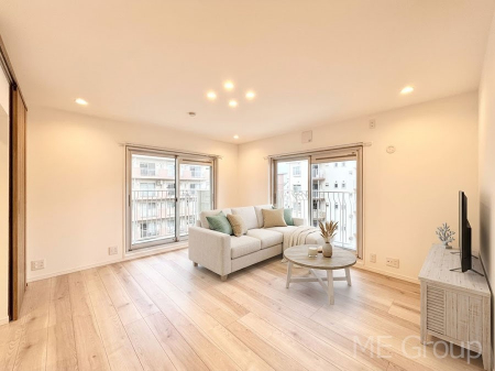 ���r���O�@�傫�ȑ����炽���Ղ�̗z���ƕ����������郊�r���O�@���Ƌ��CG�ł�  