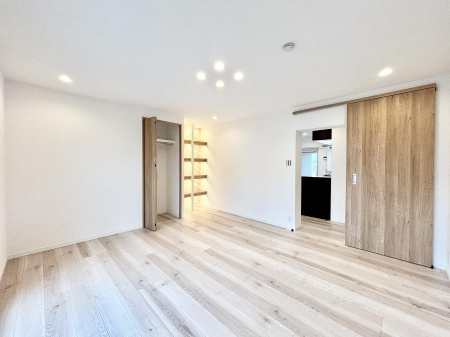 ���r���O�@�������������͋C�̃��r���O�͉Ƒ��݂�Ȃ̉��K���