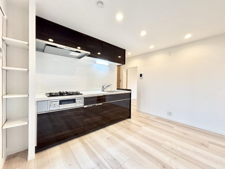 �L�b�`���@�������̂������ŉƑ��̏Ί炪�L����܂��I