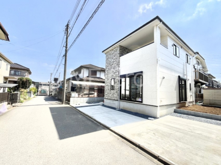 ���n�O�ώʐ^�@�`Exterior�`�@�O�ʓ��H�F�k�� 4.8m �����@�O�ʓ��H�͊ՐÂȏZ��n���͂���Ԓʂ�̏��Ȃ����H�B���Ԃ̏o��������炭�炭�ł��I���s���_�E���n���w�̂���]�́A���C�y�ɂ��₢���킹���������I