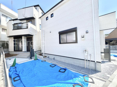 ���n�O�ώʐ^�@�������ꂽ�O�ρA�㎿�ȏZ��Ԃ��L���鎺���͉i�����S���ĉ߂�����Z���ł��B 