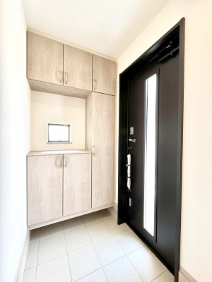 ���ց@������B�������`Entrance�`�@�Ƃ̒��ł��q�l���}����ŏ��̏ꏊ�ł��錺�ւ́A�Ƃ̈�ۂ��̂��̂ł��I�L�x�Ȍ��֎��[�ŁA����Y��ɕۂ��Ƃ��o���܂��􌺊ւɂ͂����Ղ���[�̉��ʔ��������I