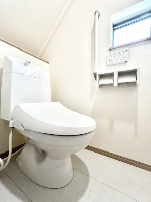 �g�C���@������B�������`Toilet�`�@�Y��E�X�b�L���E���K�ȃE�H�V�����b�g�t�g�C���ł��낰���Ԃł��B�̌������薾�邭�A���K��ԂƂȂ��Ă���܂��������g���ꏊ�����炱���̔z���ł��I