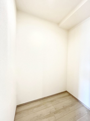 ���̑����ρ@�ݔ���B�����������Ղ�̔[�˃X�y�[�X�ŉ��K�ɕ�点����   
