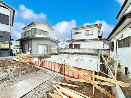 ���n�O�ώʐ^�@�O�ρ`Exterior�`�@�G�߂̕ω��������Ȃ���q��Ă��ł���A���R�Ɉ͂܂ꂽ�Z��n�ł��� �̂т̂тƉ߂���������A���Ƒ��̕�炵�����L���ɂ��Ă���܂��B  