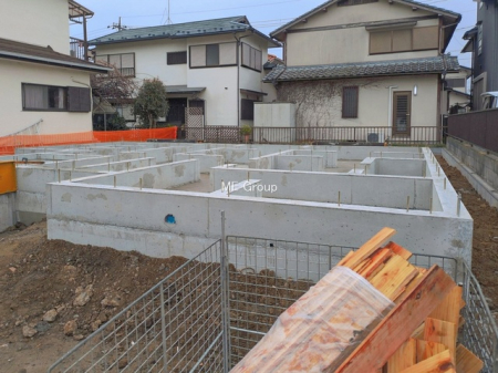 ���n�O�ώʐ^�@�`Exterior�`�@�ՐÂȏZ��n�Ŏq��ĉƑ��ɍœK�B�΂Ɍb�܂ꂽ�G���A�ł��U�������K�ŁA���R�ɕ�܂ꂽ���₩�ȕ�炵��������Z���ł��B�΂̏����������Ȃ���z�b�Ɖ߂��������B  