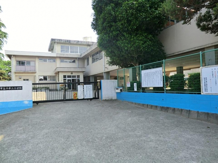 ���ӊ��@���w�Z 350m ���ˎs����Օ���O���w�Z