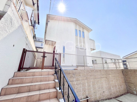 ���n�O�ώʐ^�@�ΖʃL�b�`�������r���O�C���K�i���̗p�����Ƒ����J�[�܂�}�C�z�[���I