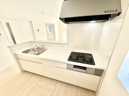 �L�b�`���@���������Ȃ���ł����Ƒ��Ƃ̉�b���y���߂�ΖʃL�b�`��
