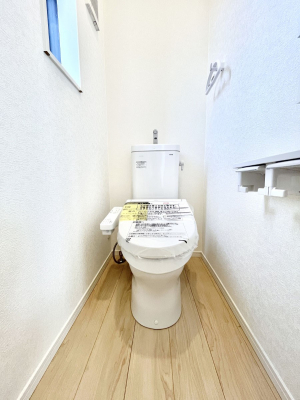 �g�C���@�g�C����1�K��2�K���ꂼ��ɔz�u����Ă��ĂƂĂ��֗��ł��B 