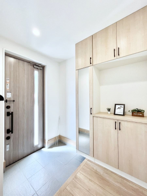 ���ց@�������P�������`Entrance�`�@���ʔ��~���[�t�Ȃ̂ŁA���o�����O�̐g�����Ȃ݃`�F�b�N�Ɂ����ւ͂��q�l�����o�}�������ԍŏ��̏ꏊ�A�A���Ă��鎞�ɓ���ŏ��̏ꏊ�B����ȏꏊ�����炱���A���ǂ���ԂɁ�