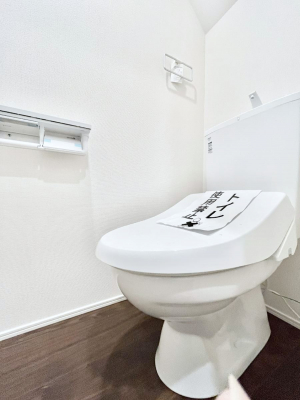 �g�C���@�������Q�������`Toilet�`�@�������̂��鐅����g�C���̓E�H�V�����b�g�t���ł����g�C���͖����g�킴��𓾂Ȃ����́B����������ۂ������ł��ˁB�g�C����2��������̂Œ��̍��G���ɕ֗��ł��I