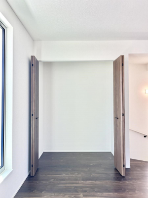 ���̑����ρ@�ݔ����Q���������r���O���[�B�����Ɏ��[������ƕ����W�܂�LDK���X�b�L���Еt�������ł��ˁB  