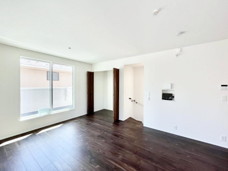 ���r���O�@�������Q�������`Living�`�@��������̂����Q�K���r���O�̓v���C�x�[�g���������A���������ĕ�点�܂��B��Ƃ肠���炵�ƐS�n�悢�Z�����a���ґ�Ȏ��Ԃ����Ƒ��݂�Ȃł��߂����������B