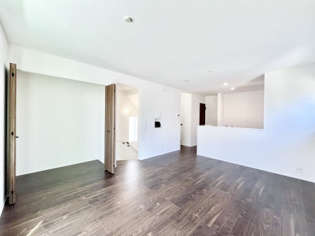 ���̑����ρ@�������Q�������`Living�`�@�����ɂ݂͂�Ȃ��W���A�H���Ɗy������b���n�܂�B�b�ɖ����ɂȂ肷���āA��������Y��锼�߂��ɂȂ��Ă��܂��B����ȑ��̊Ԃ̍K�������������Ă����ꏊ�ł��肽���B