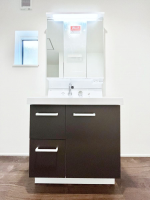 ���ʑ�E���ʏ��@�������Q�������`Dressing Room�`�@�Â��Ȃ肪���Ȑ��ʏ�����������ƍ̌��Ɗ��C���\�Ȃ̂ŋC�����悭���g�������܂��B�O�ʋ��^�C�v�̐��ʑ�͋������[�ŎU�炩�肪���Ȑ��ʏ����X�b�L����