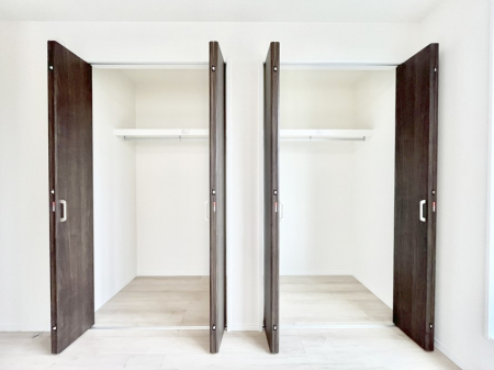 ���[�@�����`Closet�`�@�ǖʃN���[�[�b�g������΃^���X��u���K�v���Ȃ��A�o������̂Ȃ��X�b�L����Ԃ��ێ��ł��܂��B����ꂽ�X�y�[�X��L���Ɋ��p�ł������B�G�߂̈ߗނ��̕i�Ȃǂ����Ղ���[�o���܂��ˁ�