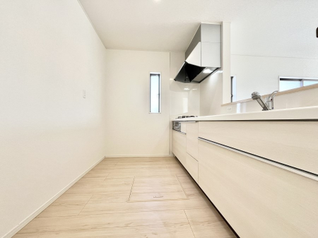 �L�b�`���@�������P�������`Kitchen�`�@���R�������鑋�̂���L�b�`���������g���ꏊ�����炱���A�g��������l�����܂����B�������Ƃ����L�b�`���R�[�i�[�͎����L���Ȏd�オ��ƂȂ��Ă���܂��B