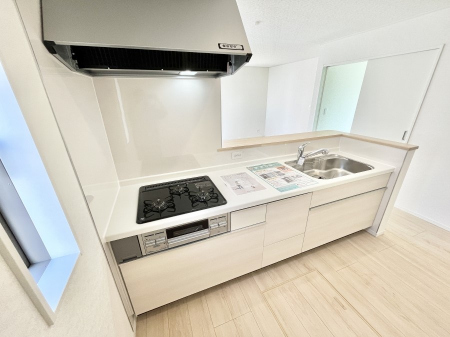 �L�b�`���@�������P�������`Kitchen�`�@�u���������͉�����낤�v����ȃL�b�`���Ȃ�v�������藿�����ł����Ⴂ�܂��B�L�b�`������̓��r���O����]�ł��܂��B�Ƒ����Ȃ��邨�Ƃ������ɂ������܂��B