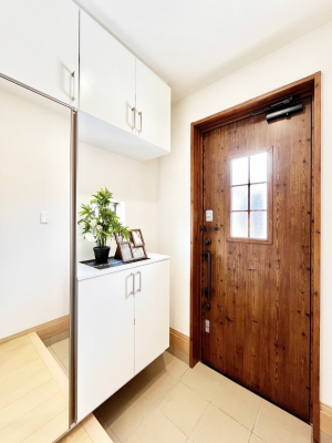 ���ց@������D�������`Entrance�`�@�Ƃ̒��ł��q�l���}����ŏ��̏ꏊ�ł��錺�ւ́A�Ƃ̈�ۂ��̂��̂ł��I�L�x�Ȍ��֎��[�ŁA����Y��ɕۂ��Ƃ��o���܂��􌺊ւɂ͂����Ղ���[�̉��ʔ��������I