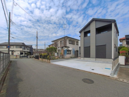 ���n�O�ώʐ^�@�`Exterior�`�@�O�ʓ��H�F�� 6.1m �����@�O�ʓ��H�͊ՐÂȏZ��n���͂���Ԓʂ�̏��Ȃ����H�B���Ԃ̏o��������炭�炭�ł��I���s���_�E���n���w�̂���]�́A���C�y�ɂ��₢���킹���������I