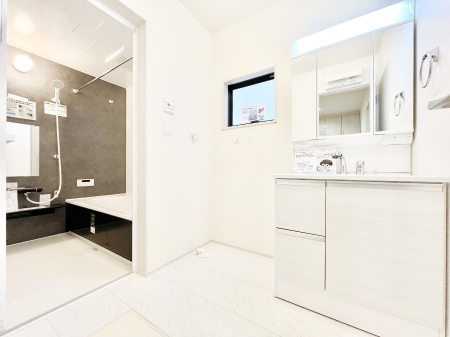 ���̑��@1���̎n�܂���S�n�悭�I�_�炩�Ȓ��̌����������鑋���������ʎ�