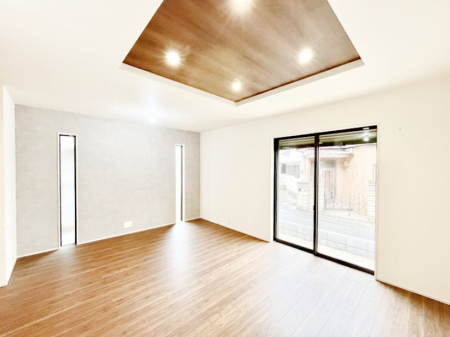 ���r���O�@�܏�V�䂪���r���O�ɊJ�������v���X�I�Ƒ��݂�Ȃ�������芰���܂��B