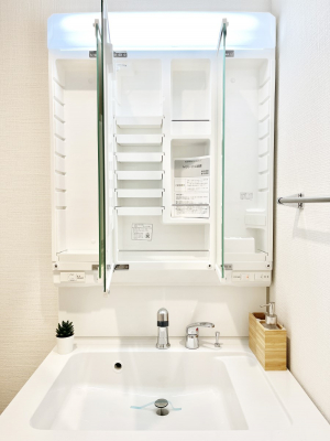 ���̑����ρ@�O�ʋ��̗��ɁA���ϕi��q���p�i�Ȃǂ����[�\�B���ʑ����������ƕۂ��܂��I