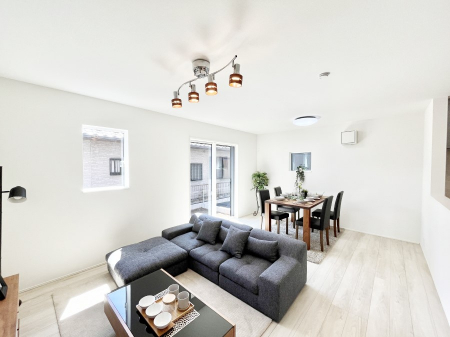 ���r���O�@�������������͋C�̂k�c�j�͉Ƒ��݂�Ȃ̉��K���