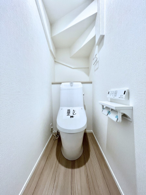 �g�C���@�����`Toilet�`�@�Y��E�X�b�L���E���K�ȃE�H�V�����b�g�t�g�C���ł��낰���Ԃł��B�g�C���͖����g�킴��𓾂Ȃ����́B����������ۂ������ł��ˁB�g�C����2��������̂Œ��̍��G���ɕ֗��ł��I