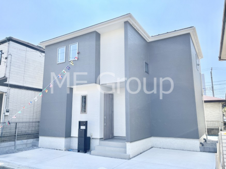 ���n�O�ώʐ^�@�O�ρ`Exterior�`  �ՐÂȏZ��n�Ŏq��ĉƑ��Ƀs�b�^���B  �����̂��U�������K�ȗ΂Ɍb�܂ꂽ�G���A�ŁA���R�ɕ�܂ꂽ���₩�ȕ�炵���������邽�߂́A��Ƃ肠��Z���������Ă��܂��B