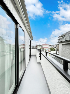 �o���R�j�[�@�����`Balcony�`  �o���R�j�[�͉������z���������݁A���z�c����󕨂��C�����悭�������Ƃ��ł��܂��B  �g���₷���J���I�ȃo���R�j�[�ł����z�����������Ղ�~�蒍���A�o���R�j�[�t���Z�܂��B  