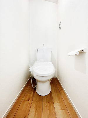 �g�C���@�����`Toilet�`�@�Y��E�X�b�L���E���K�ȃE�H�V�����b�g�t�g�C���ł��낰���Ԃł��B�g�C���͖����g�킴��𓾂Ȃ����́B����������ۂ������ł��ˁB�g�C����2��������̂Œ��̍��G���ɕ֗��ł��I