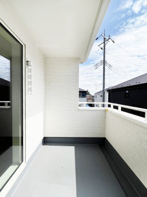 �o���R�j�[�@������10�������`Balcony�`  �o���R�j�[�͉������z���������݁A���z�c����󕨂��C�����悭�������Ƃ��ł��܂��B  �g���₷���J���I�ȃo���R�j�[�ł����z�����������Ղ�~�蒍���A�o���R�j�[�t���Z�܂��B