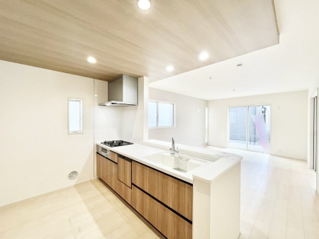 �L�b�`���@������10�������`Kitchen�`�@���R�������鑋�̂���L�b�`���������g���ꏊ�����炱���A�g��������l�����܂����B�������Ƃ����L�b�`���R�[�i�[�͎����L���Ȏd�オ��ƂȂ��Ă���܂��B
