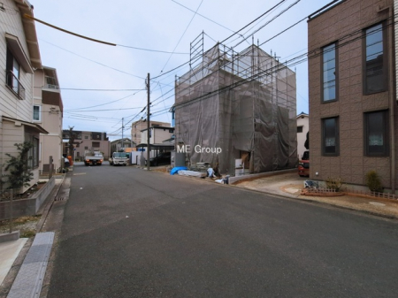 ���n�O�ώʐ^�@�`Exterior�`�@�O�ʓ��H�F�� 7.78m �����@�O�ʓ��H�͊ՐÂȏZ��n���͂���Ԓʂ�̏��Ȃ����H�B���Ԃ̏o��������炭�炭�ł��I���s���_�E���n���w�̂���]�́A���C�y�ɂ��₢���킹���������I