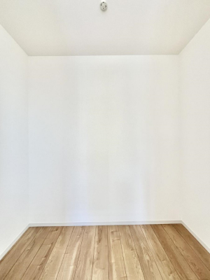 ���̑��@�����`Walk-in Closet�`�@�K�v�Ȃ��̂�R�[�f�B�l�[�g���ꗗ���Ċm�F�ł��A�g�x�x�⏀�����Z���ԂōςރE�H�[�N�C���N���[�[�b�g��ݒu���܂����B�Ƃ̒�����������Ƃ�����֗��Ȏ��[�X�y�[�X�ł��B
