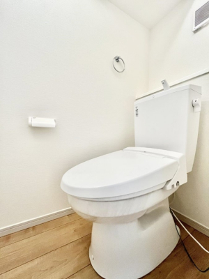 �g�C���@�����`Toilet�`�@�Y��E�X�b�L���E���K�ȃE�H�V�����b�g�t�g�C���ł��낰���Ԃł��B�g�C���͖����g�킴��𓾂Ȃ����́B����������ۂ������ł��ˁB�g�C����2��������̂Œ��̍��G���ɕ֗��ł��I