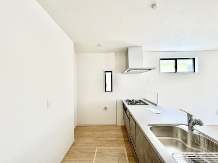 �L�b�`���@�����`Kitchen�`�@���R�������鑋�̂���L�b�`���������g���ꏊ�����炱���A�g��������l�����܂����B�������Ƃ����L�b�`���R�[�i�[�͎����L���Ȏd�オ��ƂȂ��Ă���܂��B