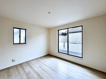 �Q���@������B�������`Bed Room�`�@�u��������������l�v�Ƃ��v�w�ł�����肭�낰��Q���B�����̉Ǝ��₨�d���ɔ�ꂽ���̓t�J�t�J�̃x�b�g�Ŗ�����Ă��������B�e���r��{�I�������Ă����K�ȍL����������