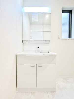 ���ʑ�E���ʏ��@�����`Dressing Room�`  ����������F�����œ��ꂳ��Ă���ƁA�X�b�L���Ɛ�������ۂ������܂��B  ���̗��ɂ͂����Ղ�Ǝ��[�X�y�[�X��W�������I  �����́A�V���v�����@�\�����d�����āB