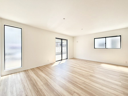 ���̑����ρ@�����`Living�`�@�����ɂ݂͂�Ȃ��W���A�H���Ɗy������b���n�܂�B�b�ɖ����ɂȂ肷���āA��������Y��锼�߂��ɂȂ��Ă��܂��B����ȑ��̊Ԃ̍K�������������Ă����ꏊ�ł��肽���B