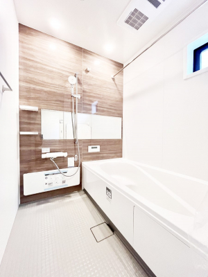 �����@����̔�������Ă���閾�邢�������̂���o�X���[��