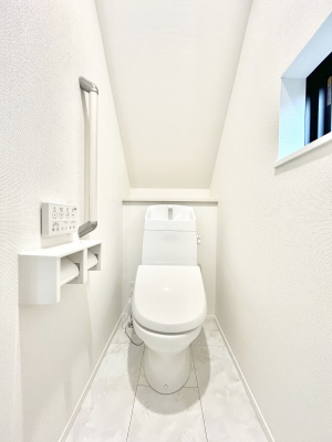 �g�C���@�g�C����1�K��2�K���ꂼ��ɔz�u����Ă��ĂƂĂ��֗��ł��B 