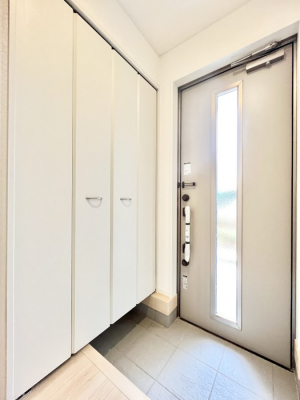 ���ց@�������P�������`Entrance�`�@�Ƃ̒��ł��q�l���}����ŏ��̏ꏊ�ł��錺�ւ́A�Ƃ̈�ۂ��̂��̂ł��I�L�x�Ȍ��֎��[�ŁA����Y��ɕۂ��Ƃ��o���܂��􌺊ւɂ͂����Ղ���[�̉��ʔ��������I
