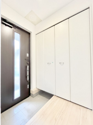 ���ց@�������Q�������`Entrance�`�@�Ƃ̒��ł��q�l���}����ŏ��̏ꏊ�ł��錺�ւ́A�Ƃ̈�ۂ��̂��̂ł��I�L�x�Ȍ��֎��[�ŁA����Y��ɕۂ��Ƃ��o���܂��􌺊ւɂ͂����Ղ���[�̉��ʔ��������I