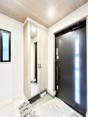 ���ց@�K���X�X���b�g�̓��������փh�A�������Ɍ���͂��Ă���܂�