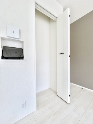 ���̑����ρ@���r���O���[�B�����Ɏ��[������ƕ����W�܂�LDK���X�b�L���Еt�������ł��ˁB  