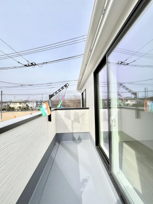 ���̑��@�����`Balcony�`  �o���R�j�[�͉������z���������݁A���z�c����󕨂��C�����悭�������Ƃ��ł��܂��B  �g���₷���J���I�ȃo���R�j�[�ł����z�����������Ղ�~�蒍���A�o���R�j�[�t���Z�܂��B  