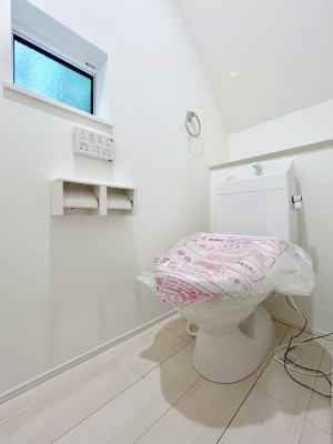 �g�C���@�����`Toilet�`�@�Y��E�X�b�L���E���K�ȃE�H�V�����b�g�t�g�C���ł��낰���Ԃł��B�g�C���͖����g�킴��𓾂Ȃ����́B����������ۂ������ł��ˁB�g�C����2��������̂Œ��̍��G���ɕ֗��ł��I